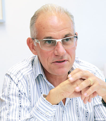 Professor Dipl. El.-Ing. FH Carlos Rieder, Geschäftsführer von ISEC im Gespräch