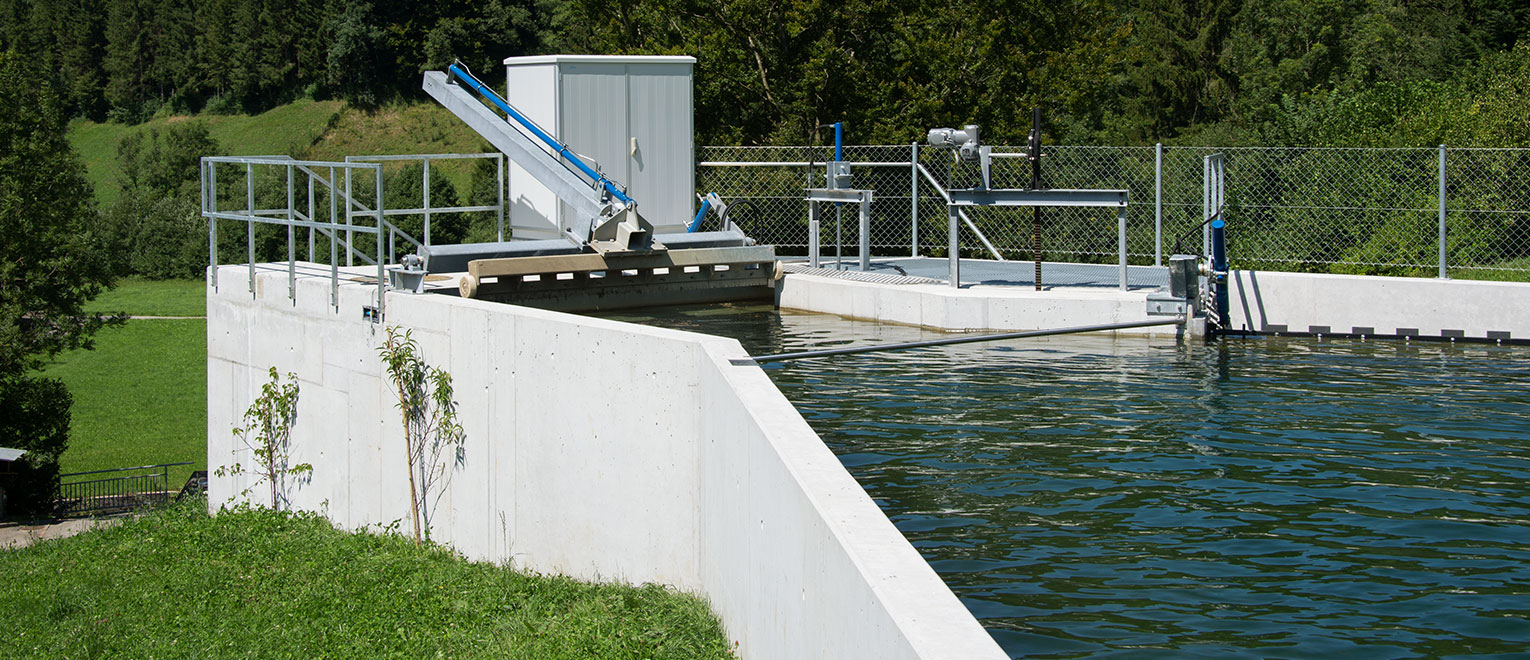 Oberwasserkanal des Kleinwasserkraftwerks Neuägeri